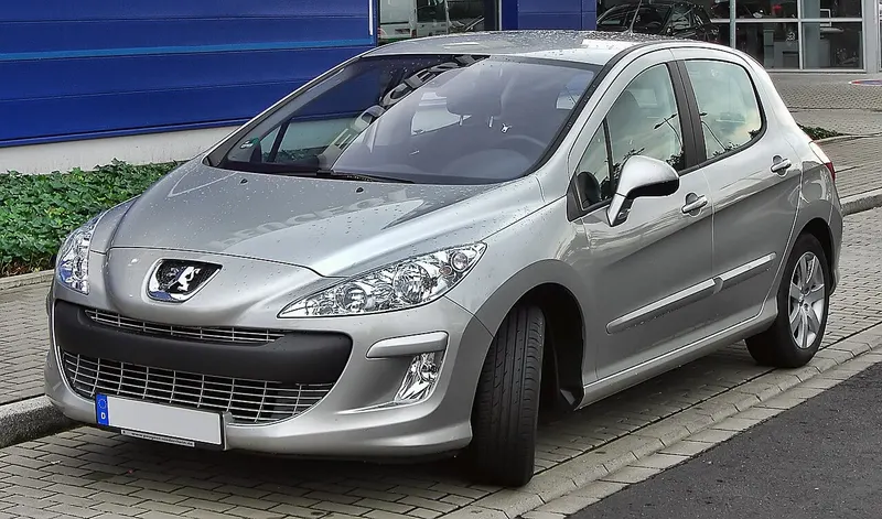 2010 Peugeot 308 – front